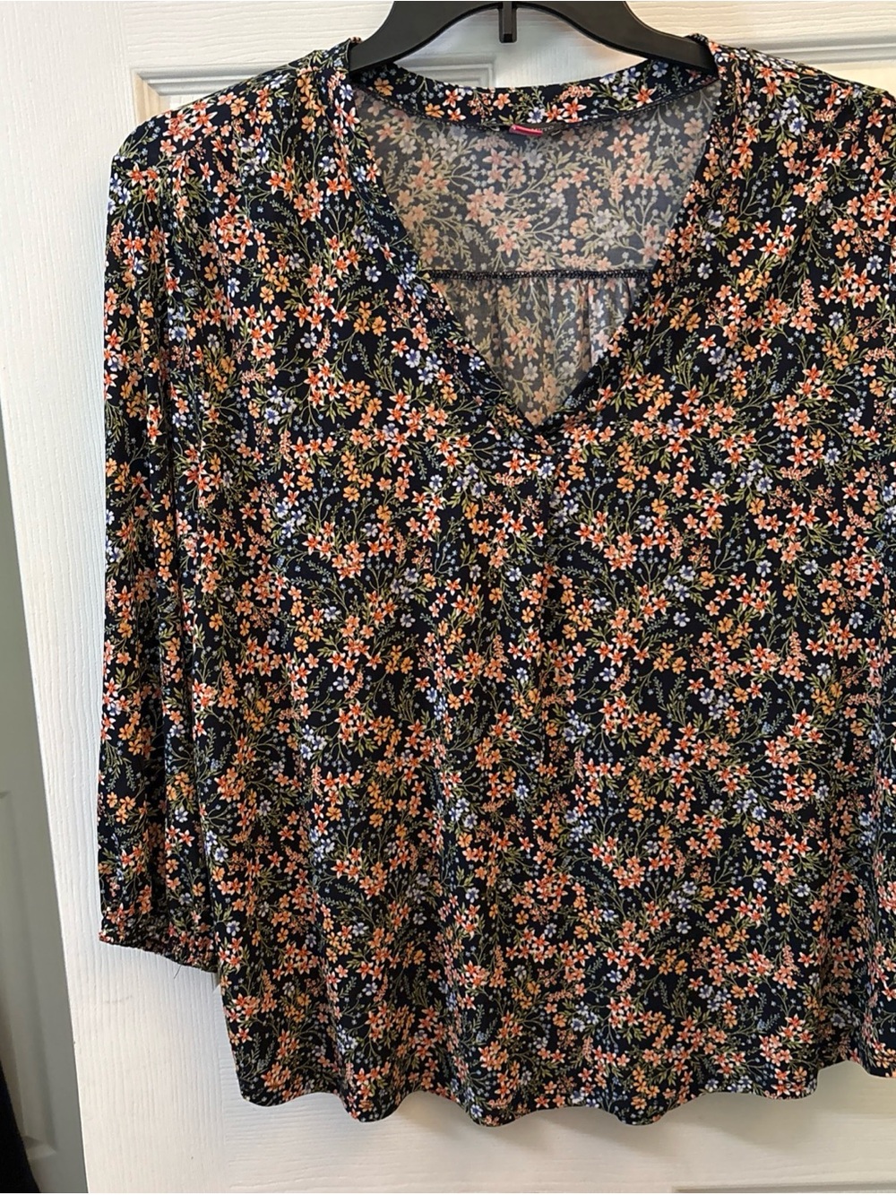 Vince Camuto Blue Floral V-Neck Long Sleeve Blouse with Orange & L Blue Accents